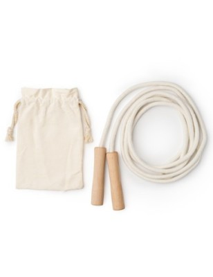 Have fun with this 280 cm long skipping rope made of cotton, with smooth wooden handles for a more comfortable grip REGINA
